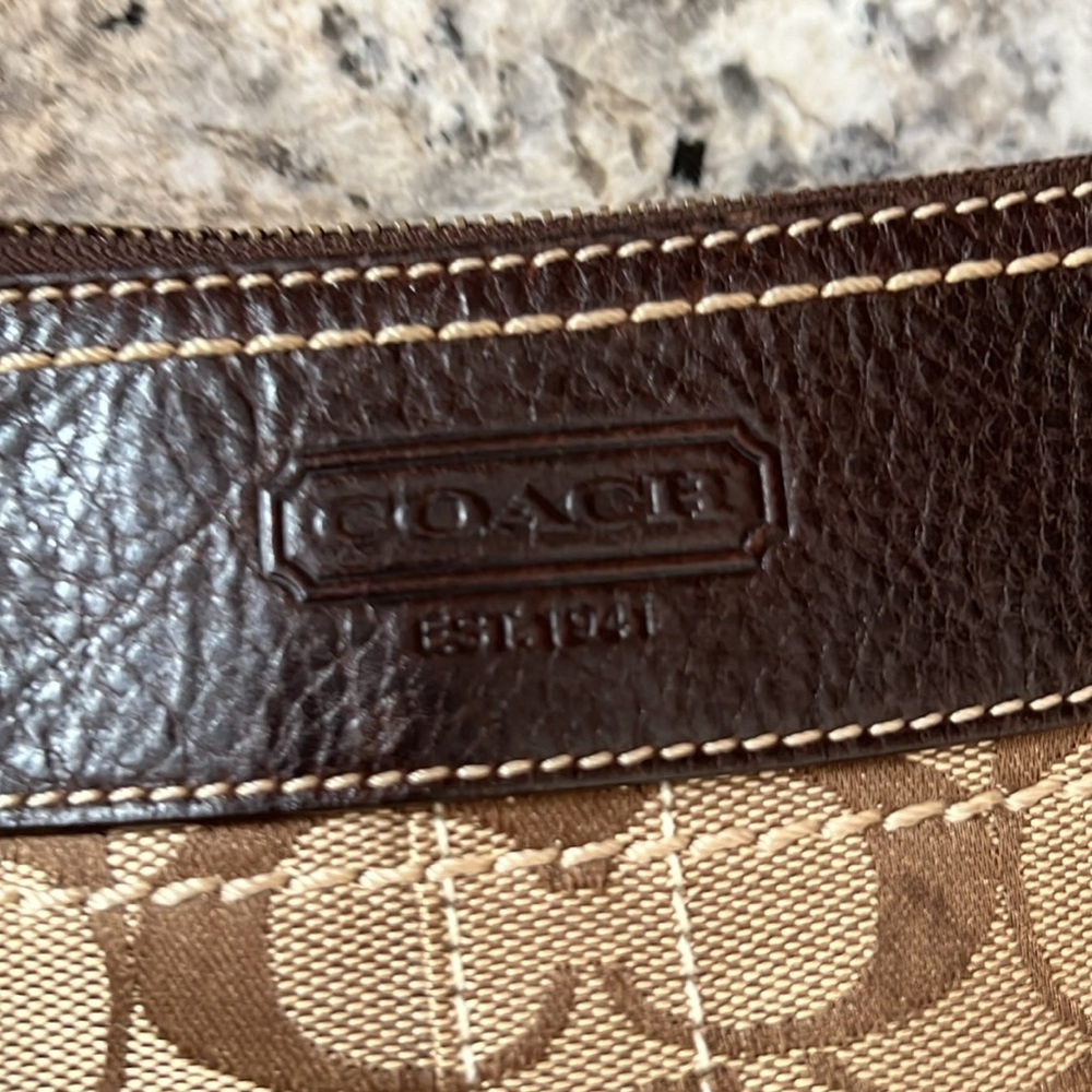 Coach Brown signature shoulder bag - Picture 9 of 16